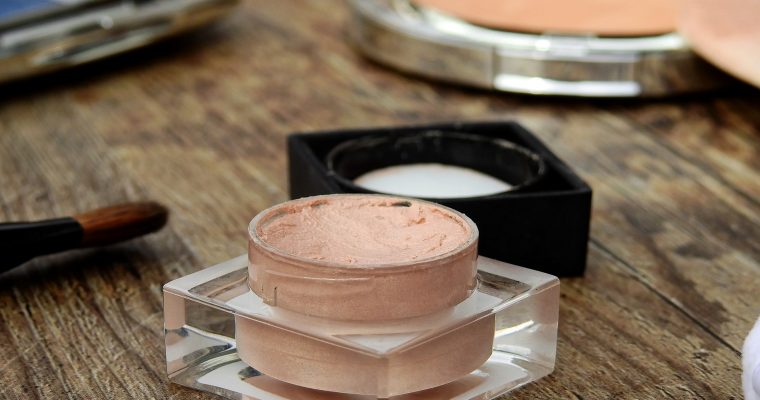 STOP: Mit diesem Concealer-Fehler siehst du alt aus